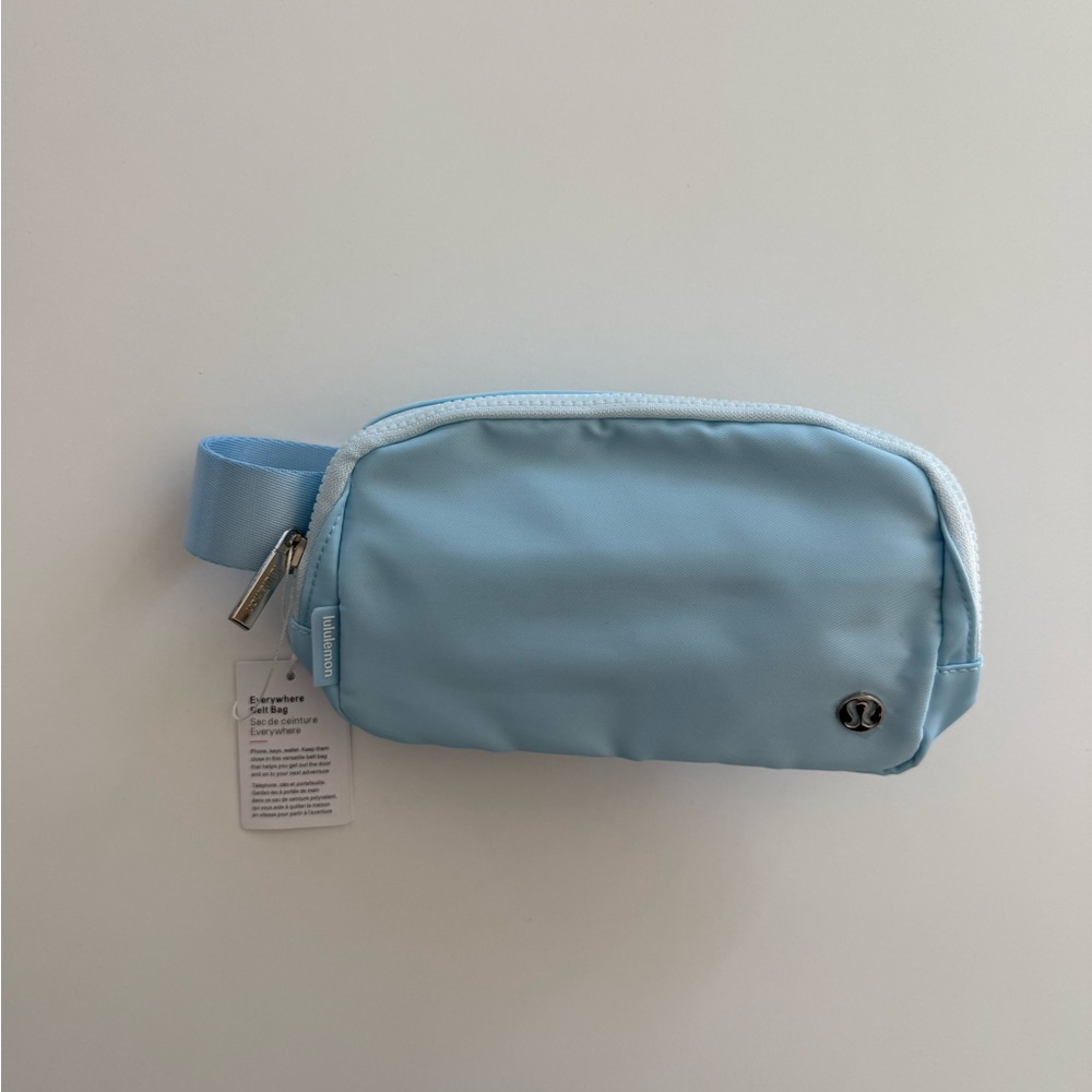 NWT! lululemon athletica Light Blue Crossbody Pouch